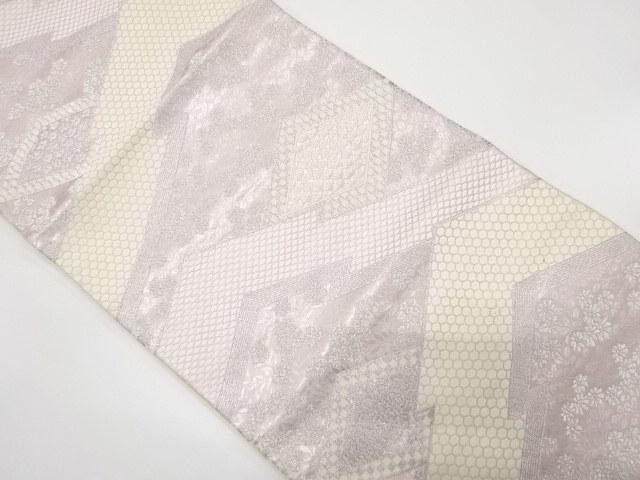 松皮菱に草花・松模様織り出し　袋帯